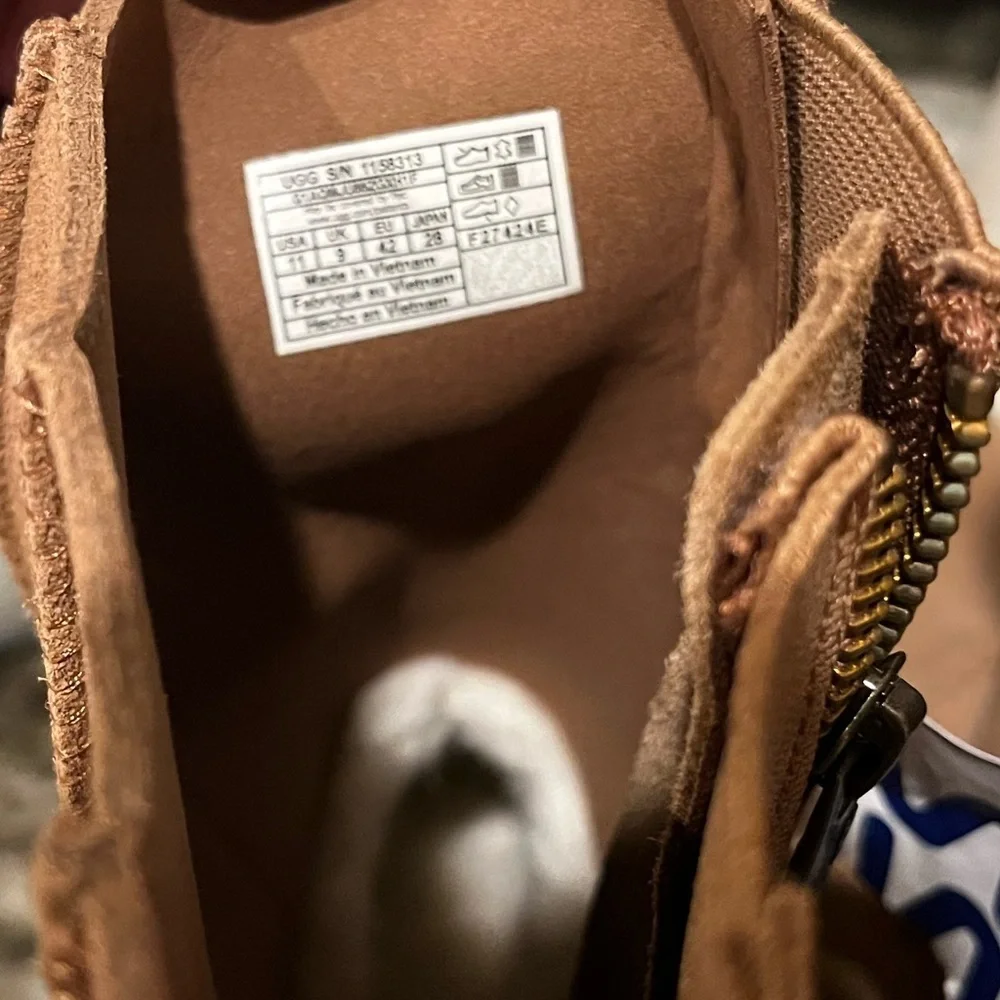 NWT UGG classic short platform boots